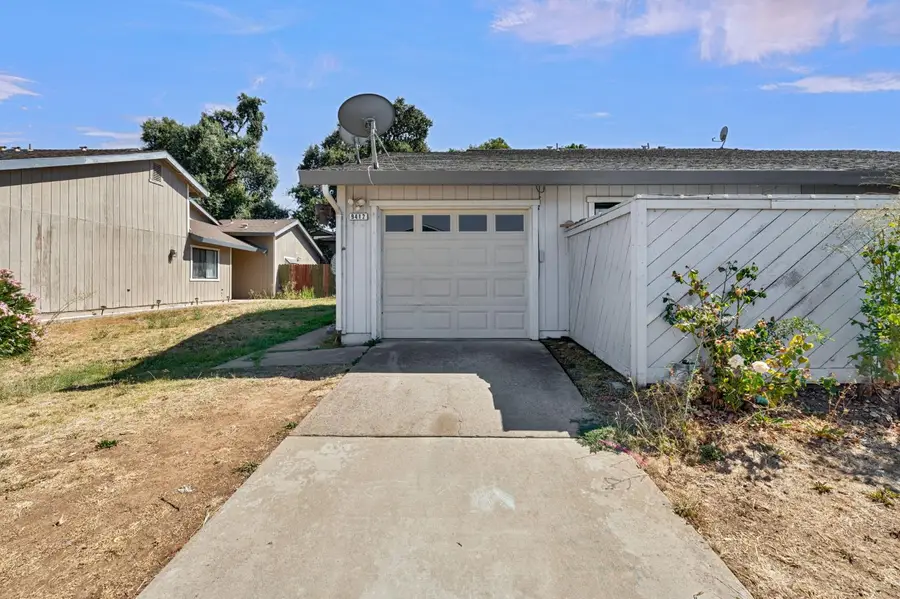 9412 Aizenberg Circle, Elk Grove, CA 95624 - #2