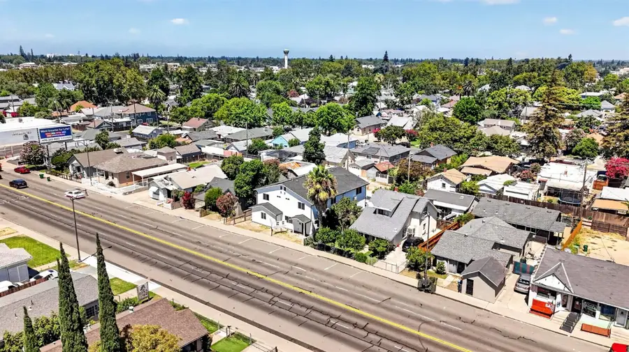 423 E Lodi Avenue, Lodi, CA 95240 - #2