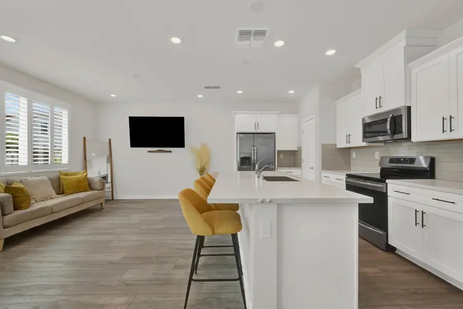 5301 E Commerce Way #67104, Sacramento, CA 95835 - #2