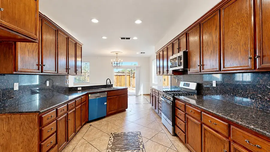 3818 Red Oak Lane, Stockton, CA 95205 - #3