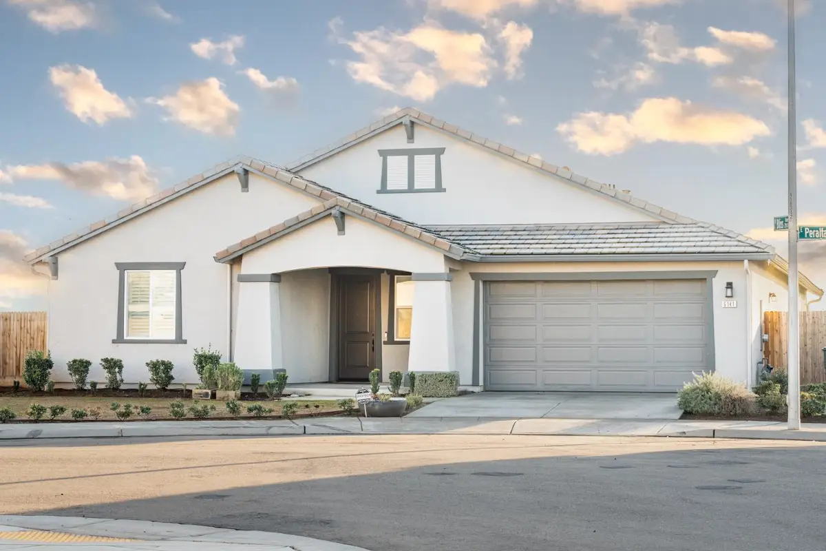 6141 E Peralta Way, Fresno, CA 93727 - #1