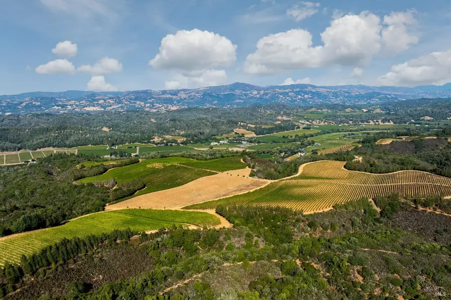 9965 W Dry Creek Road, Healdsburg, CA 95448 - Image #2