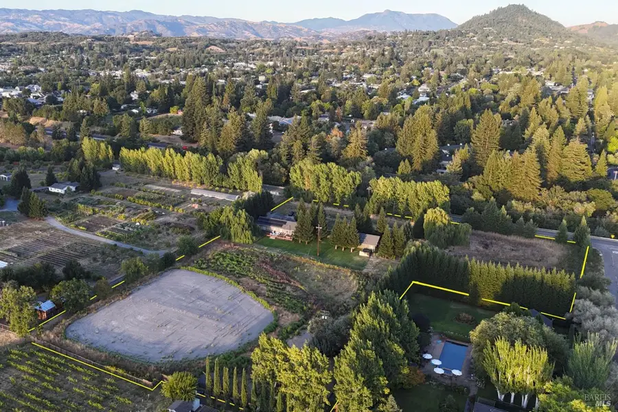 14631 Kinley Drive, Healdsburg, CA 95448 - Image #2