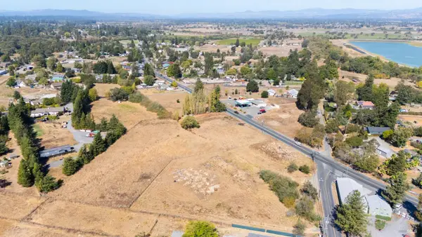 3790 Gravenstein Highway S, Sebastopol, CA 95472