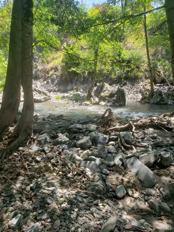 29890 Mendocino Pass Road, Covelo, CA 95428