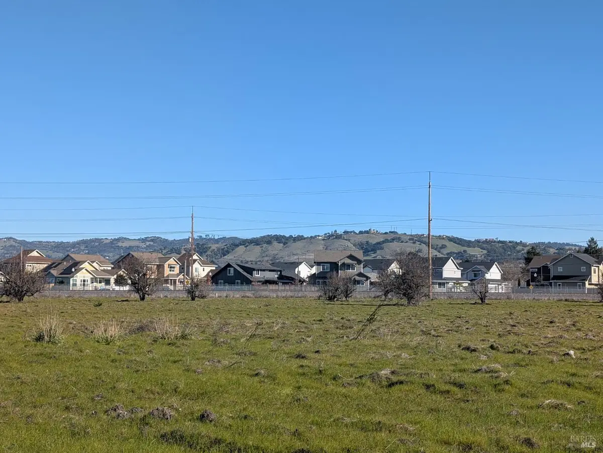 2318 Francisco Avenue, Santa Rosa, CA 95403 - Image #1