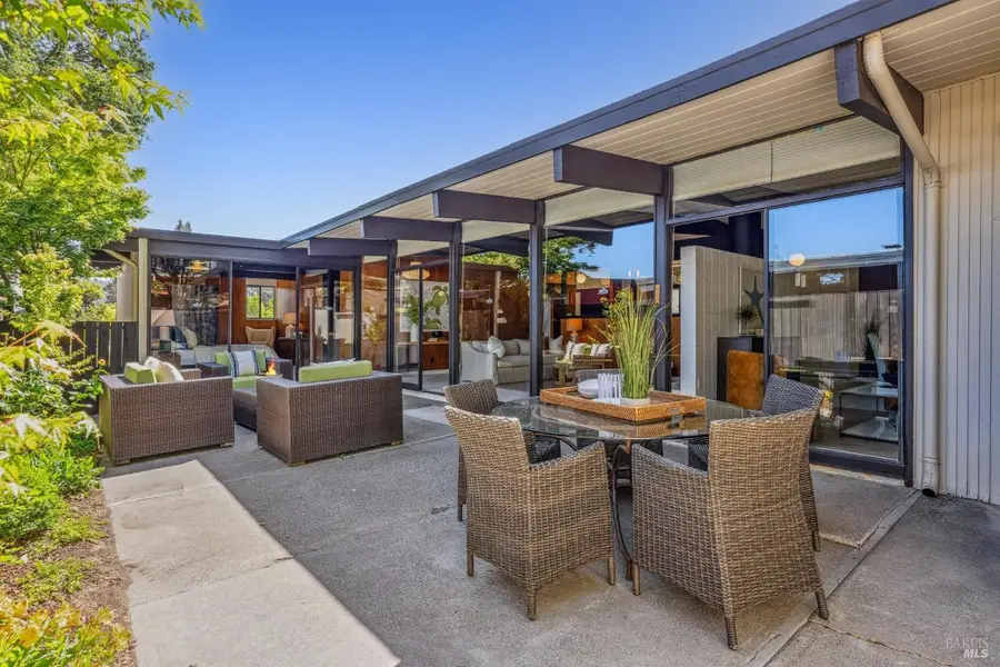 659 Las Colindas Road, San Rafael, CA 94903 - Image #2