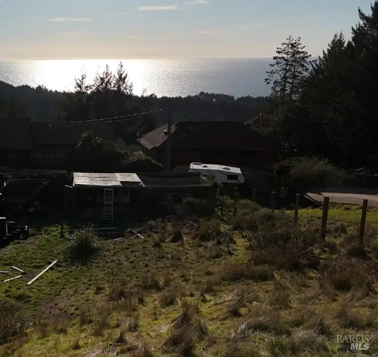 4 Muskrat Circle, Whitethorn, CA 95589 - Image #1