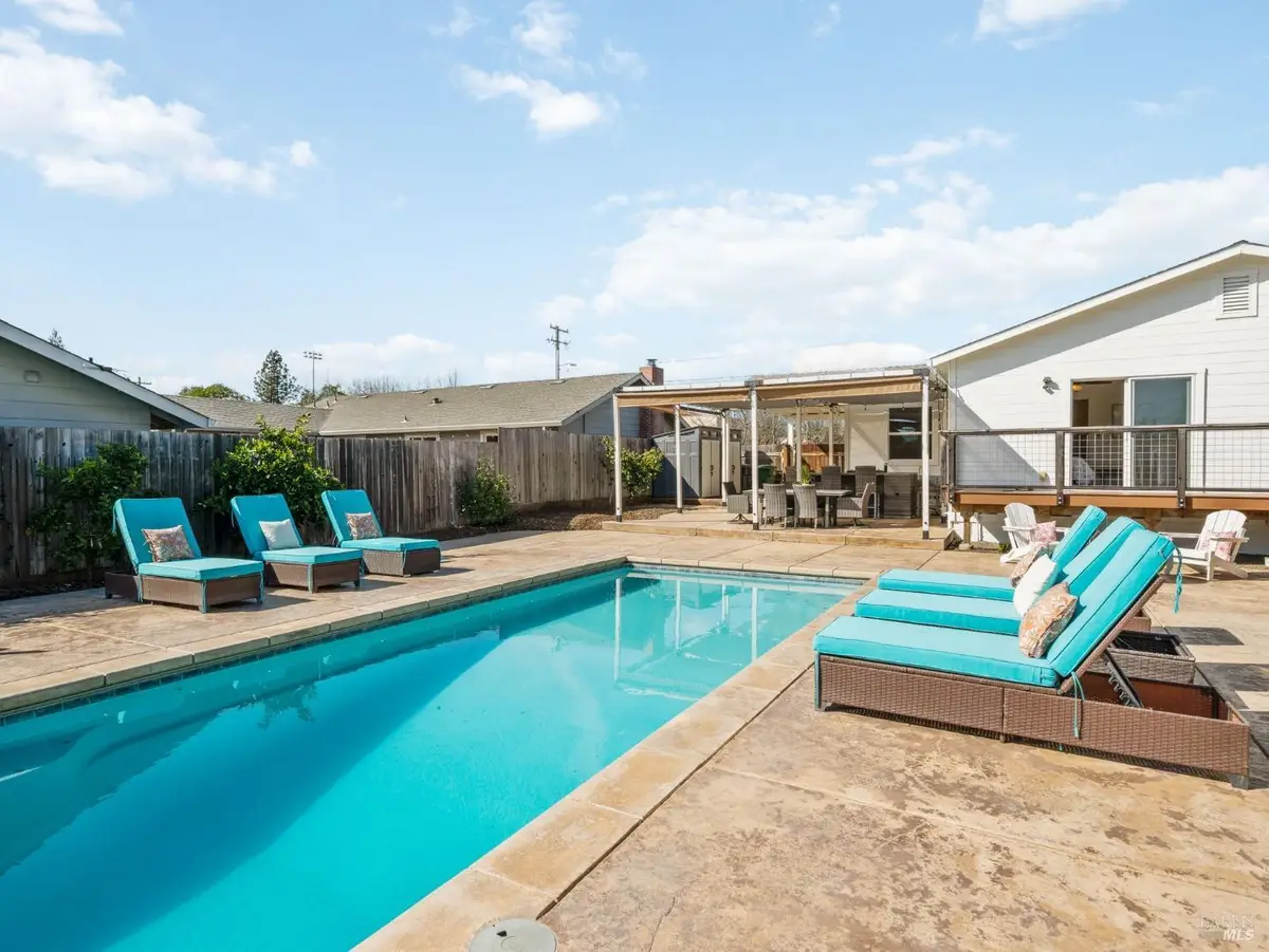 528 Sanns Lane, Healdsburg, CA 95448 - Image #1