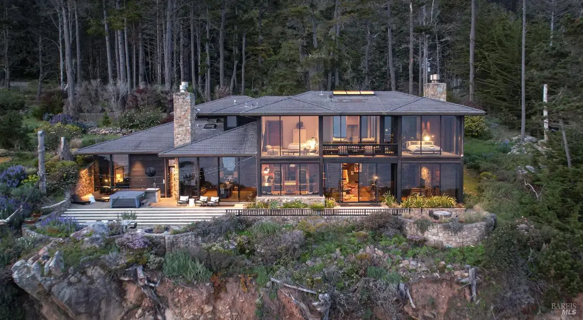 22138 Highway 1, Jenner, CA 95450 - Image #1