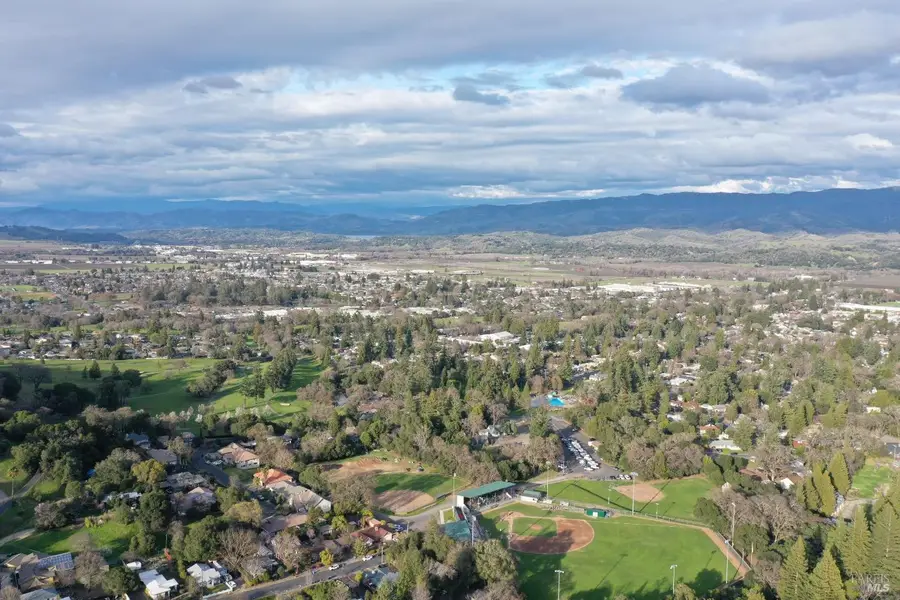 320 Janix Drive, Ukiah, CA 95482 - Image #2