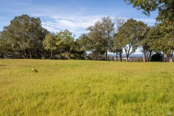 2360 Sycamore Avenue, Santa Rosa, CA 95404