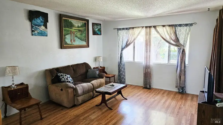 124 Monterey Drive, Vacaville, CA 95687 - Image #3