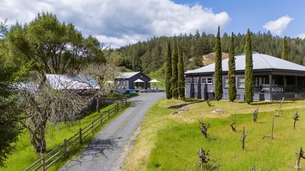 8781 Martinelli Road, Forestville, CA 95436