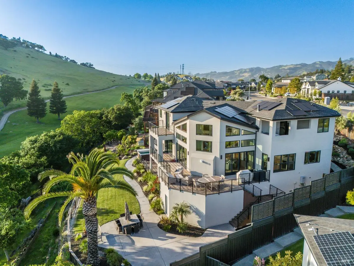 3727 Lakebriar Place, Santa Rosa, CA 95403 - Image #1