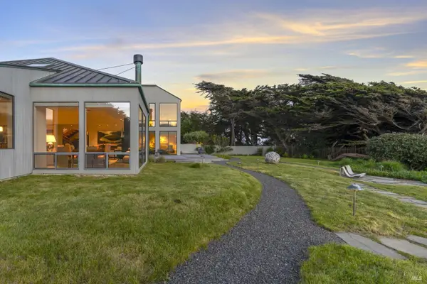 119 Hedgerow Close, The Sea Ranch, CA 95497