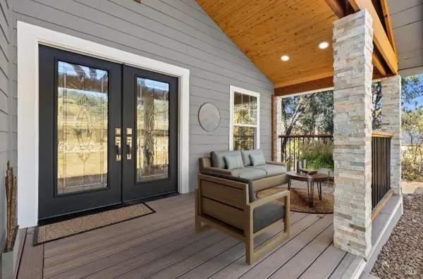 6741 Live Oak Drive, Kelseyville, CA 95451