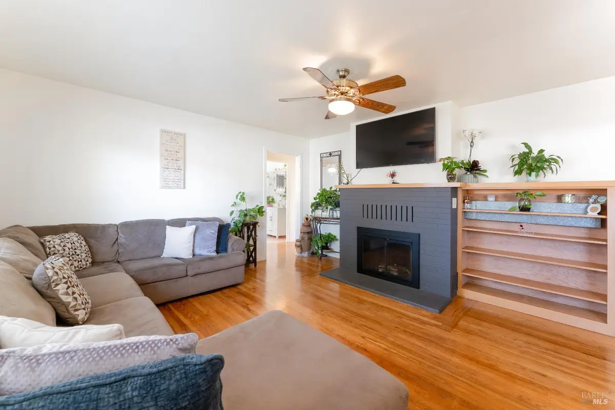 92 Oak Knoll Road, Ukiah, CA 95482 - Image #1