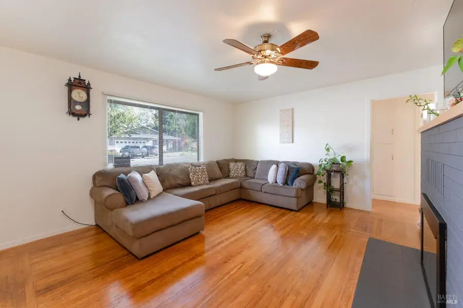 92 Oak Knoll Road, Ukiah, CA 95482 - Image #2