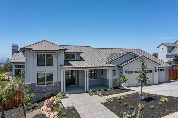 3855 Royal Manor Place, Santa Rosa, CA 95404