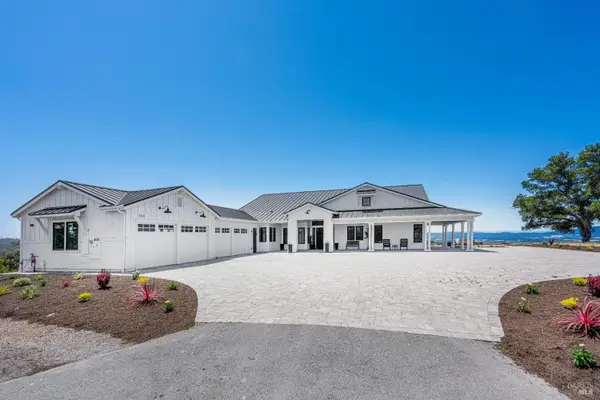 9110 Chalk Hill Road, Healdsburg, CA 95448