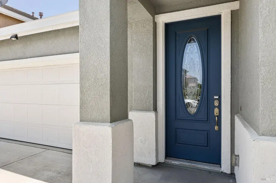 448 Potters Lane, Vacaville, CA 95687 - Image #2