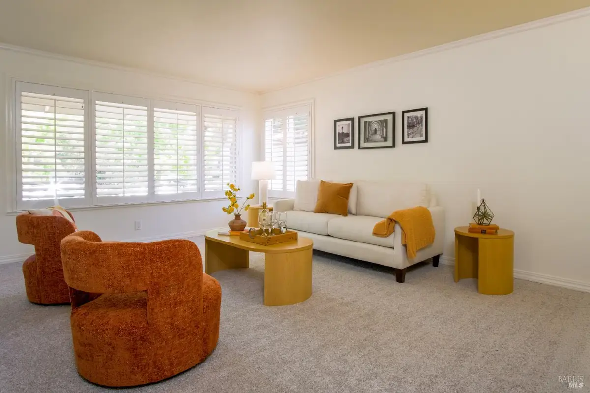 31 Esmeyer Drive, San Rafael, CA 94903 - Image #1