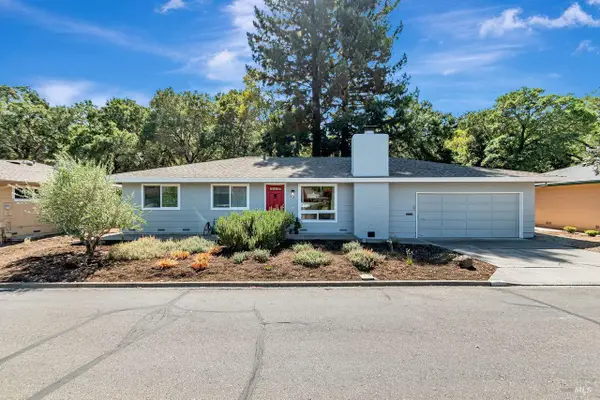 12 Meadowgreen Circle, Santa Rosa, CA 95409