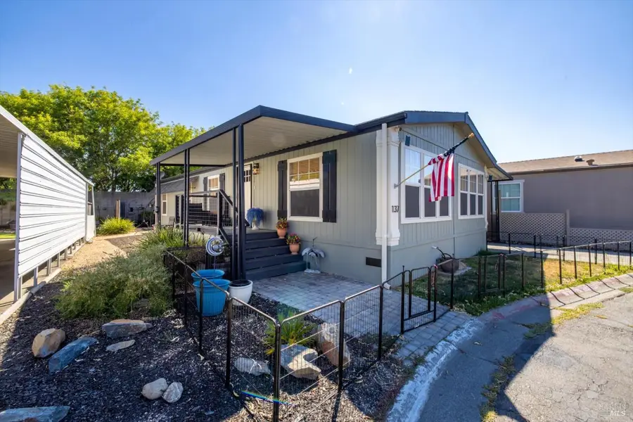 137 Lemon Tree Circle, Vacaville, CA 95687 - Image #3