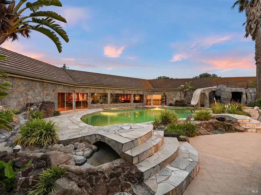 365 Ely Road N, Petaluma, CA 94954 - Image #2