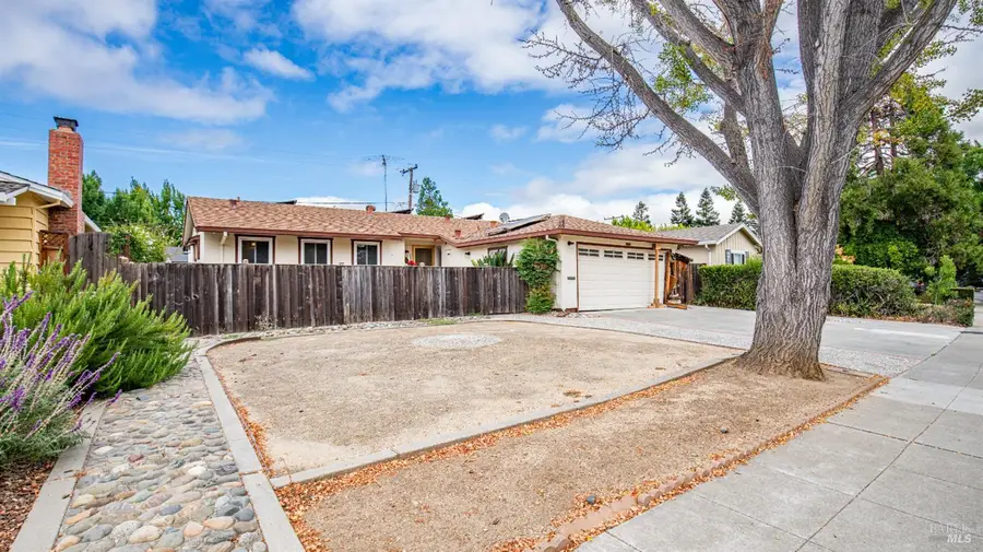 654 Lola Lane, Mountain View, CA 94040 - Image #3