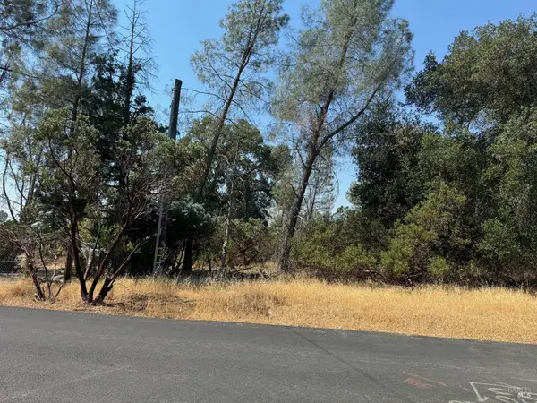 3049 Wolf Creek Road, Clearlake Oaks, CA 95423