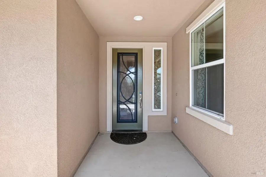 377 Silver Ridge Drive, Rio Vista, CA 94571 - Image #3