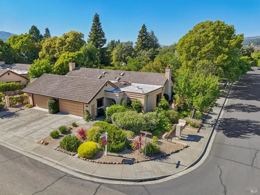 424 La Quinta Lane, Sonoma, CA 95476 - Image #2