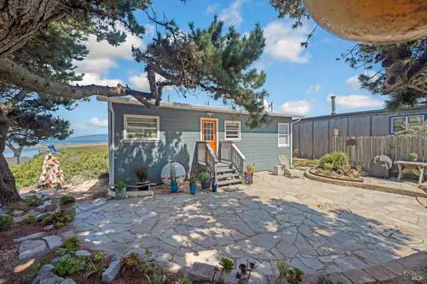 250 Churchill St Ext, Bodega Bay, CA 94923