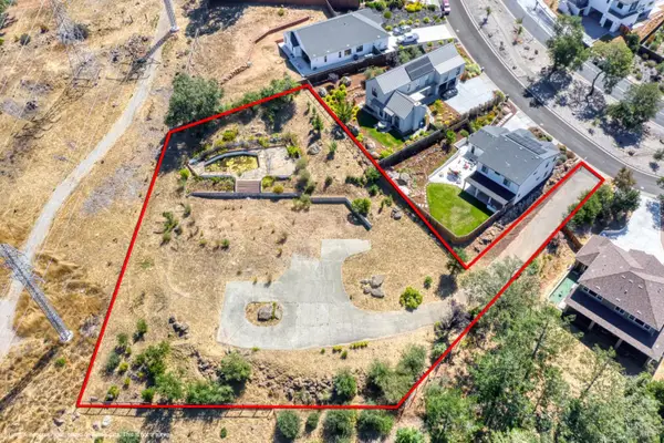3687 Wyndemere Circle, Santa Rosa, CA 95403
