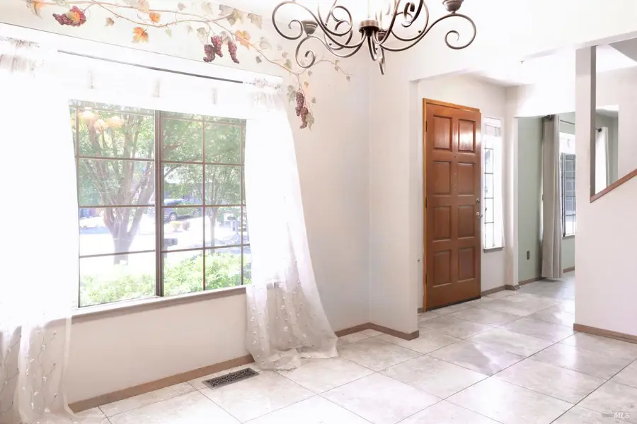 2155 Hastings Court, Santa Rosa, CA 95405 - Image #3