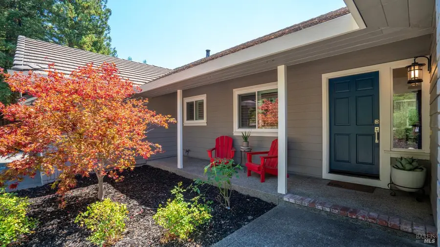 219 Burgundy Road, Healdsburg, CA 95448 - Image #3