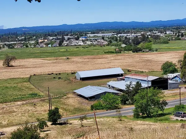 3825 Petaluma Hill Road, Santa Rosa, CA 95404