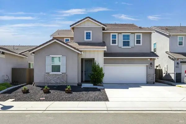 864 Cosmos Drive, Vacaville, CA 95687