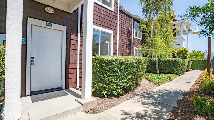 209 E Bayside Court Ne, Richmond, CA 94804 - Image #2