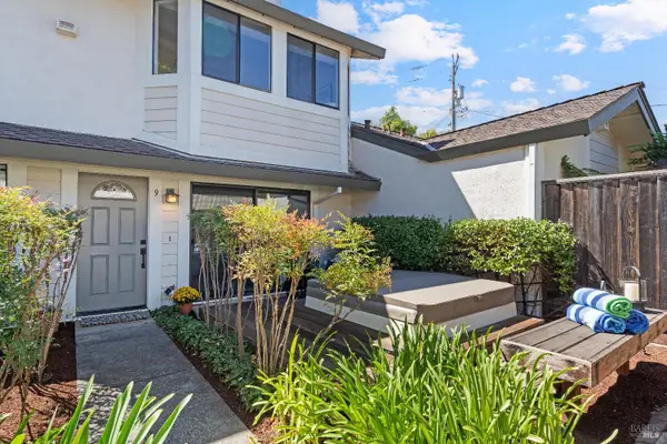 9 Village Court, San Rafael, CA 94903