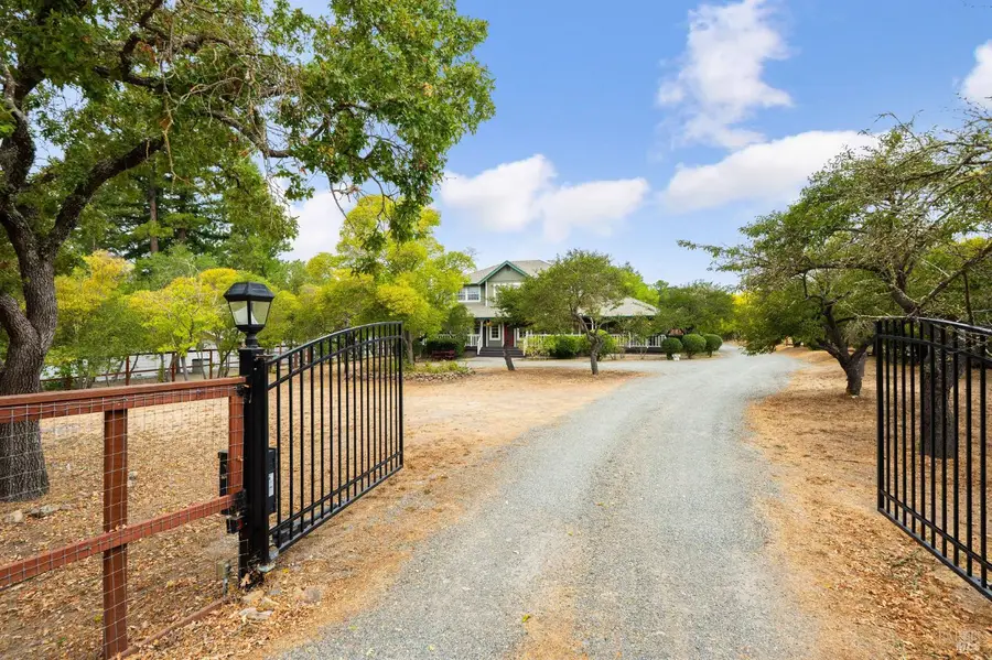 105 Serres Drive, Sonoma, CA 95476 - Image #2