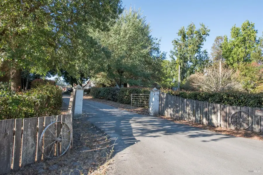 5301 Hutchinson Road, Sebastopol, CA 95472 - Image #2