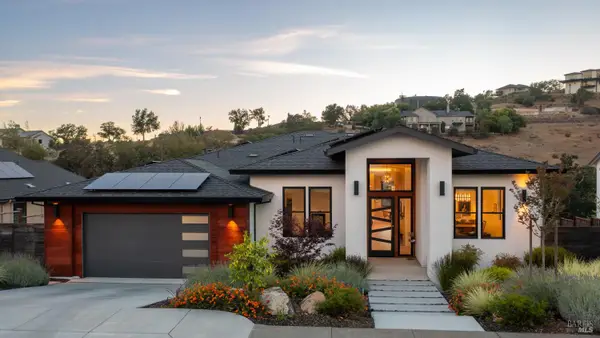 3735 Lakebriar Place, Santa Rosa, CA 95403