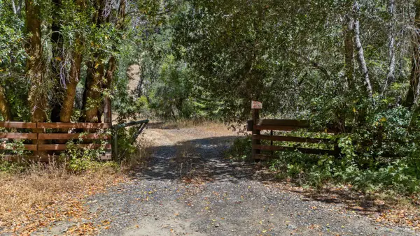 19401 Tomki Road, Redwood Valley, CA 95470