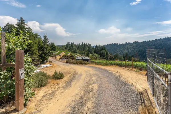 19450 Tomki Road, Redwood Valley, CA 95470