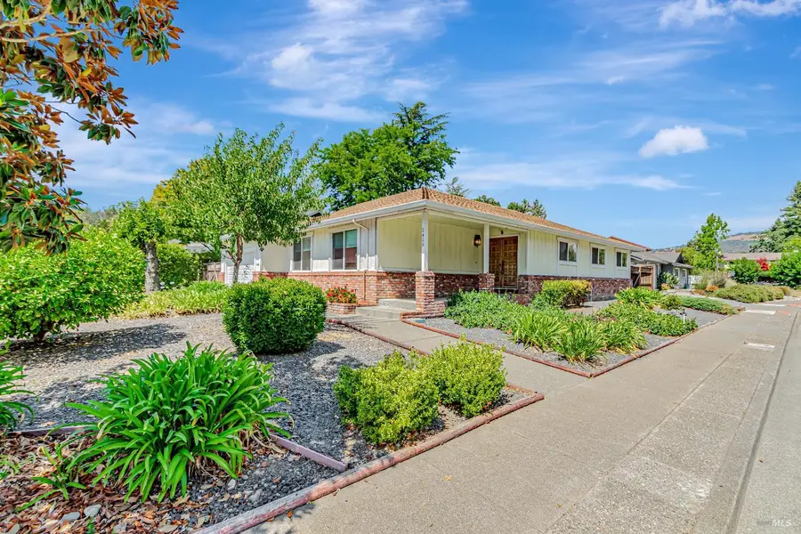 2429 Woodstock Court, Santa Rosa, CA 95409 - Image #3