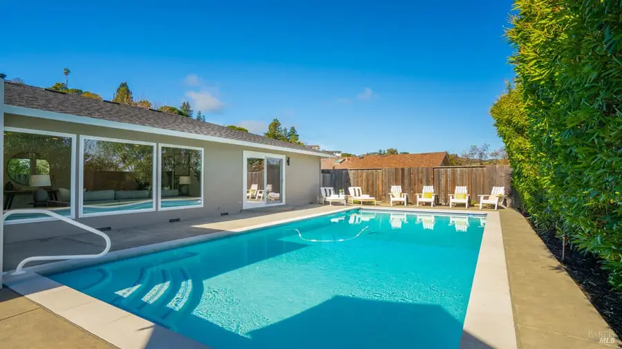 739 Tamarack Drive, San Rafael, CA 94903 - Image #2