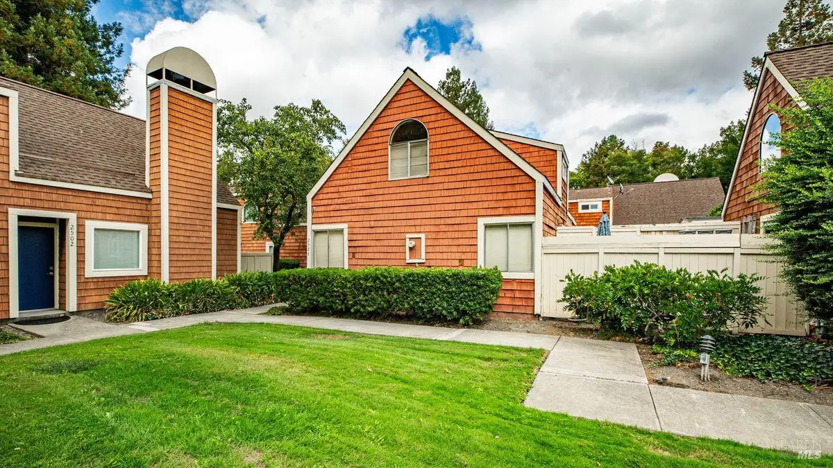 2520 Lakeview Drive, Santa Rosa, CA 95405 - Image #1